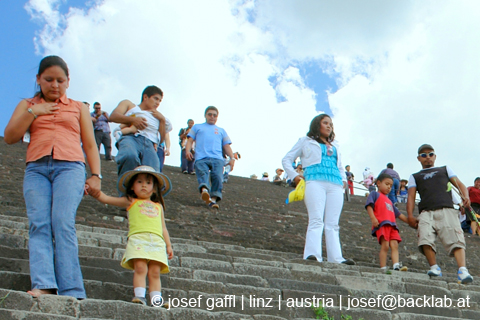 mexico_sightseeing_teotihuacan_guadalupe_frida_kahlo-16